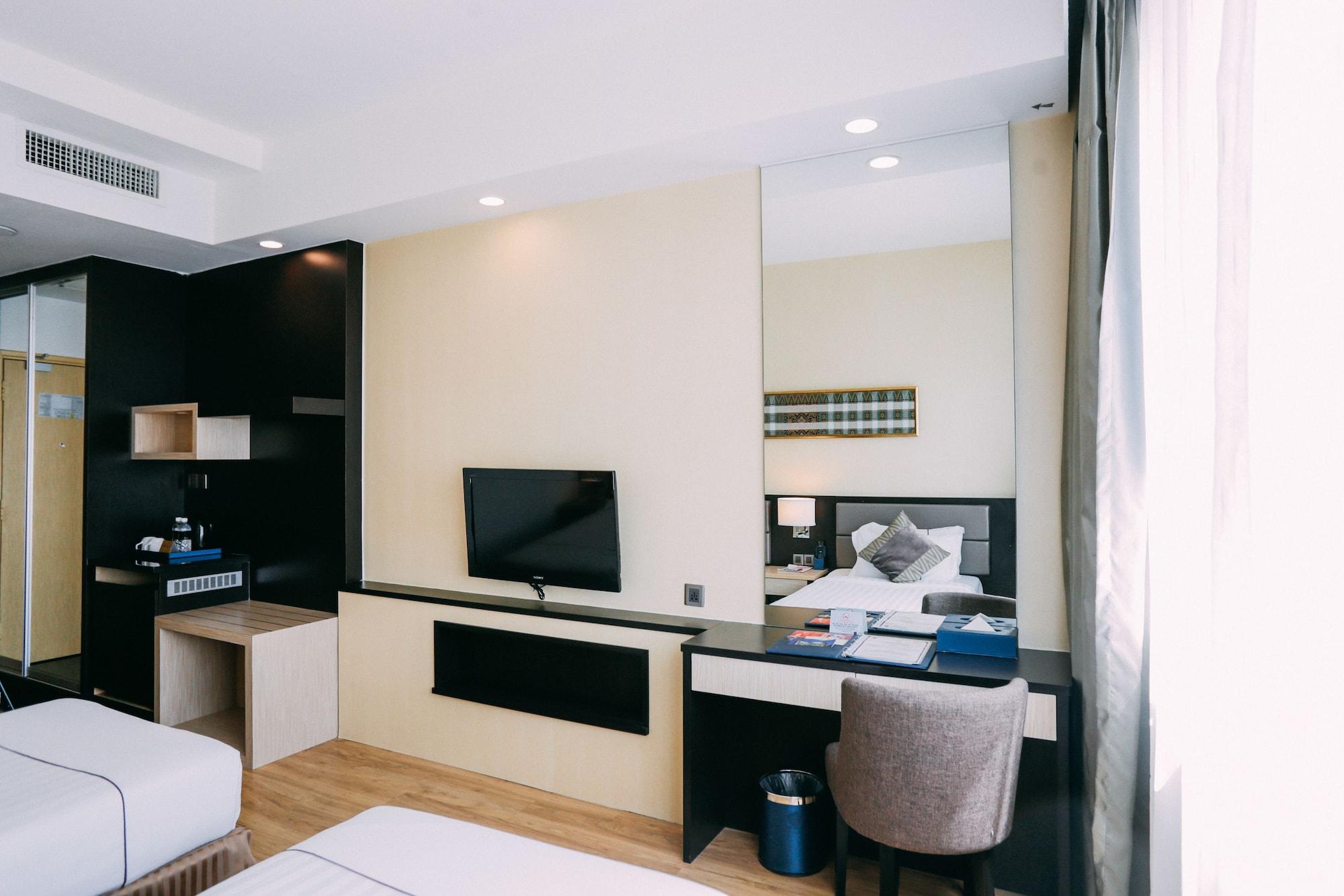Hotel Granada Джохор Бахру Екстериор снимка