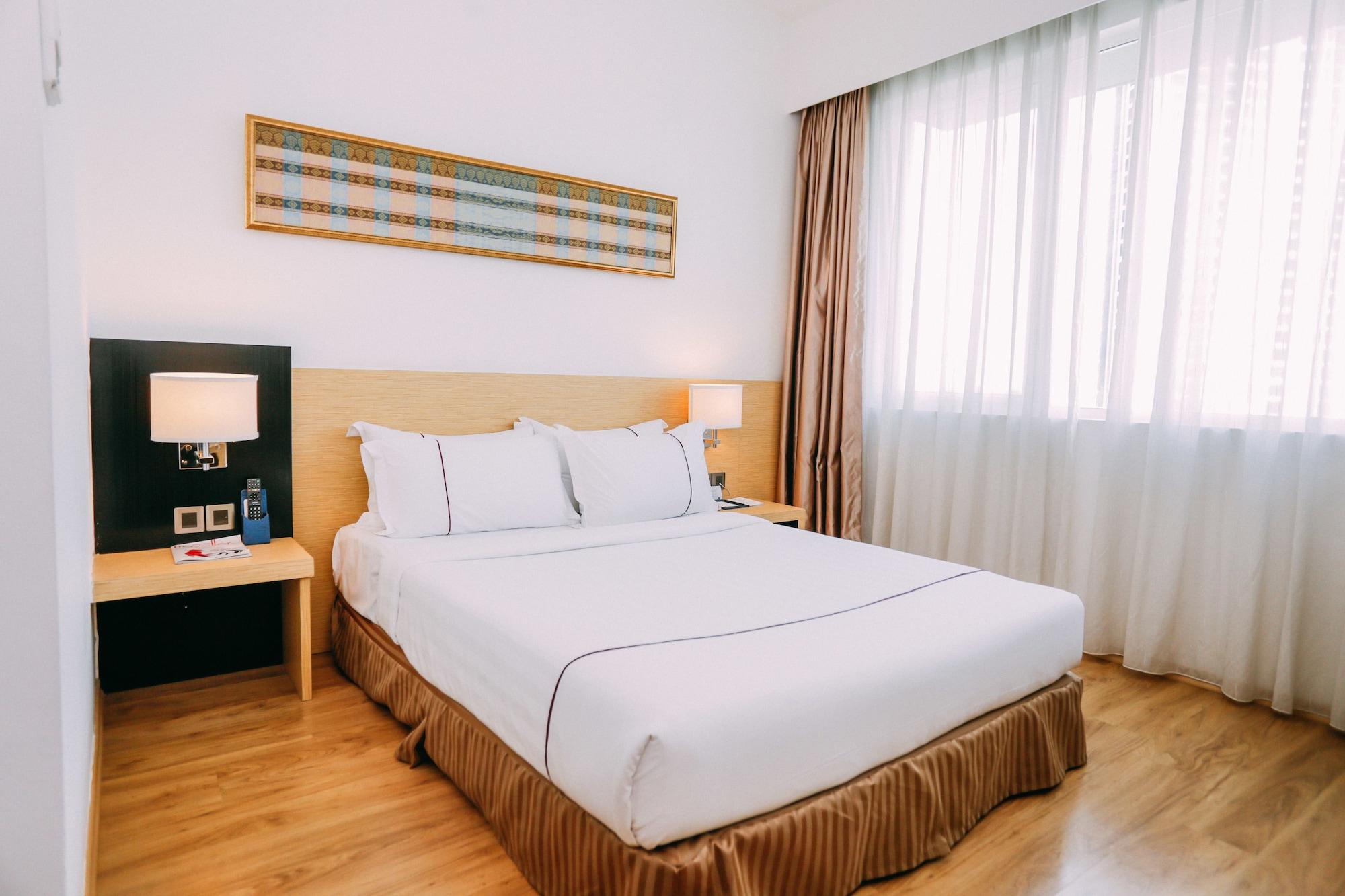 Hotel Granada Джохор Бахру Екстериор снимка