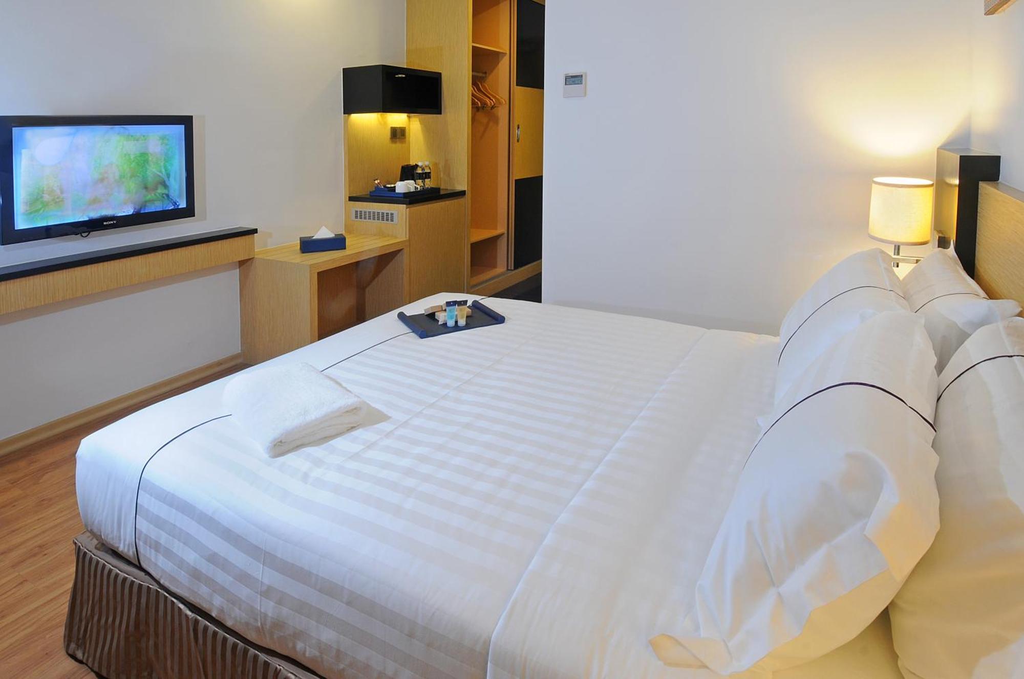 Hotel Granada Джохор Бахру Екстериор снимка
