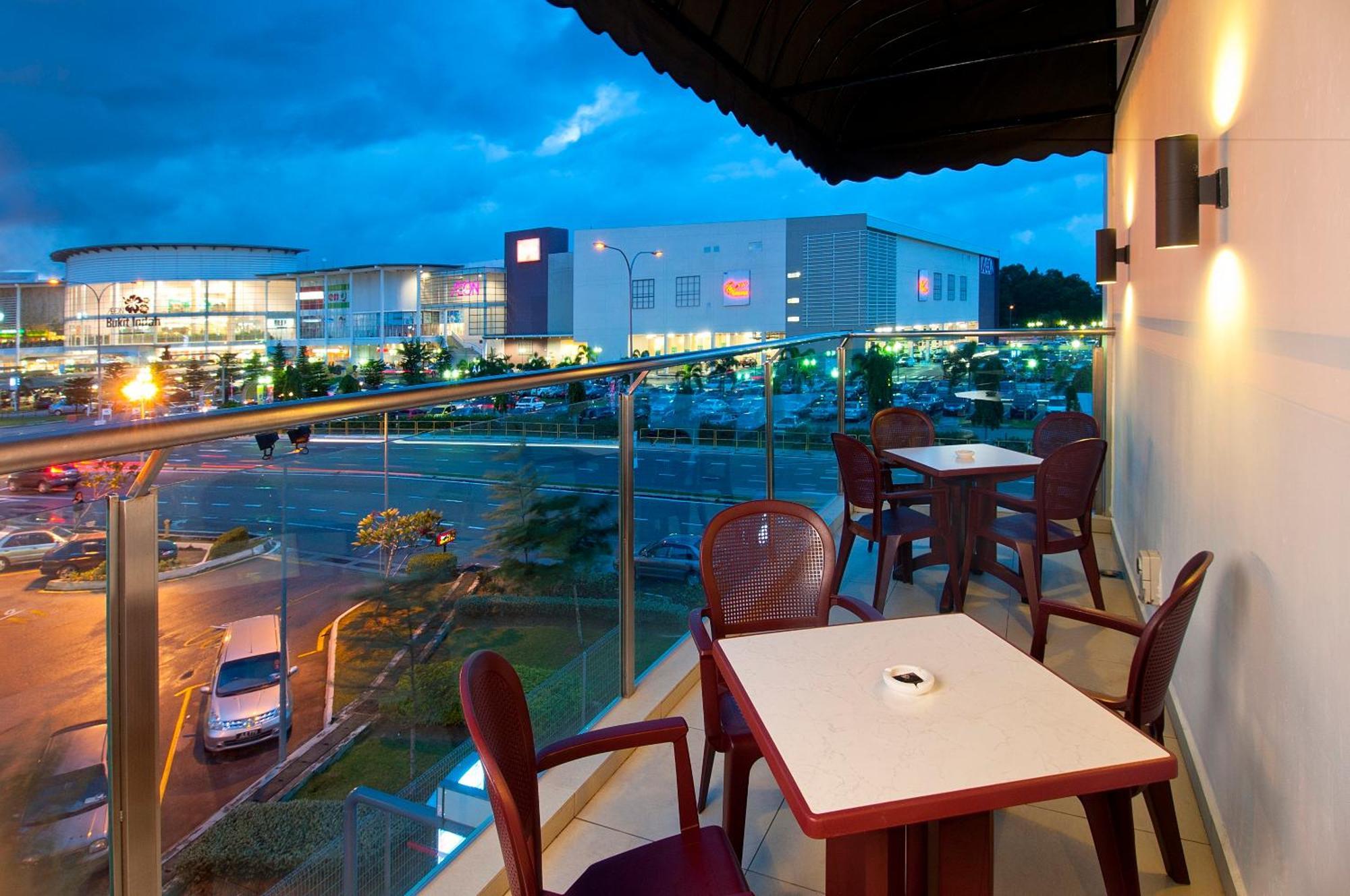 Hotel Granada Джохор Бахру Екстериор снимка