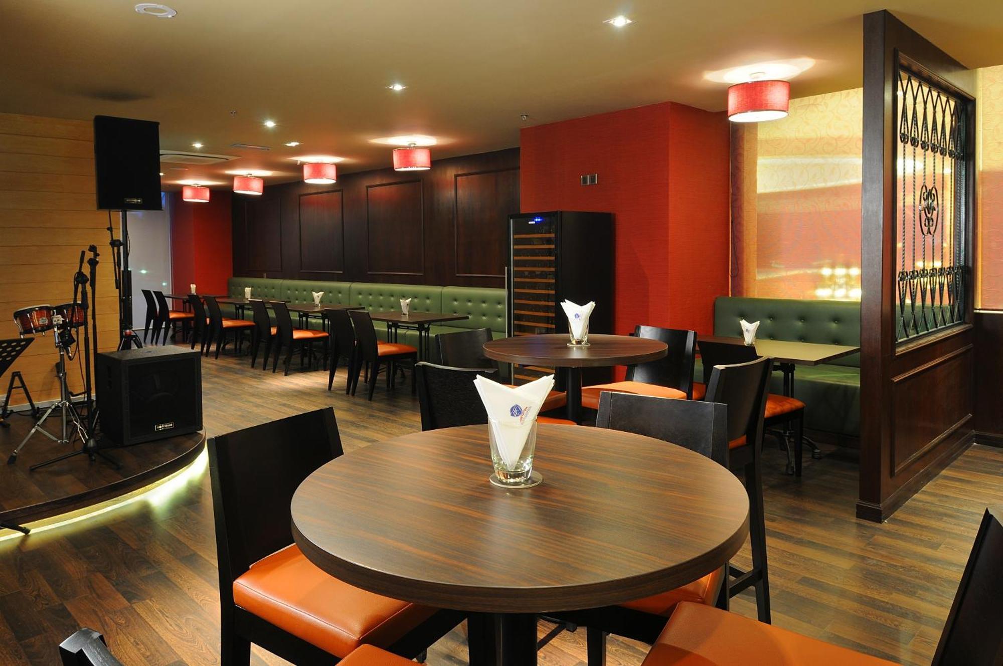 Hotel Granada Джохор Бахру Екстериор снимка