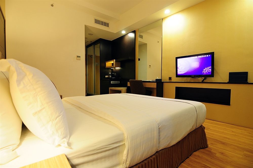 Hotel Granada Джохор Бахру Екстериор снимка